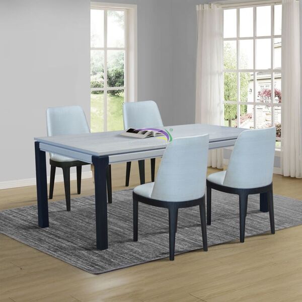 Meja Meeting Room 18