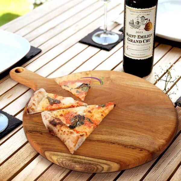 Cutting Board Pizza
